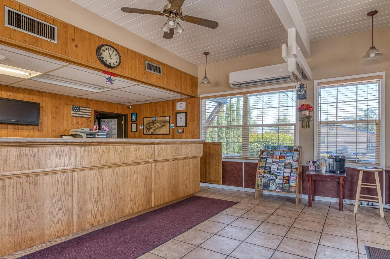 Cedar Lodge Motor Inn Medford Eksteriør bilde